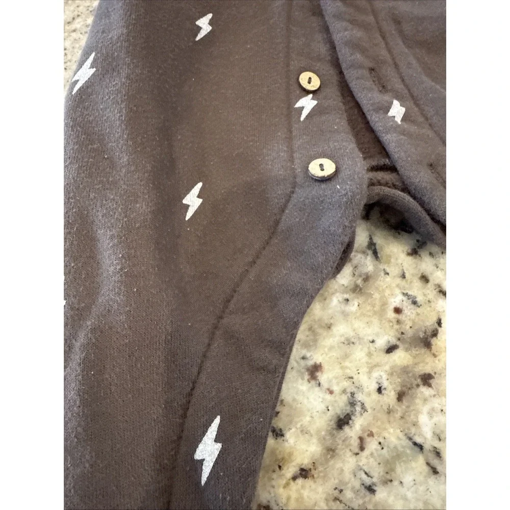 RYLEE‎ + CRU Winter Scenic Sleeper Size 0-3  Button Up. Thick. 4180
